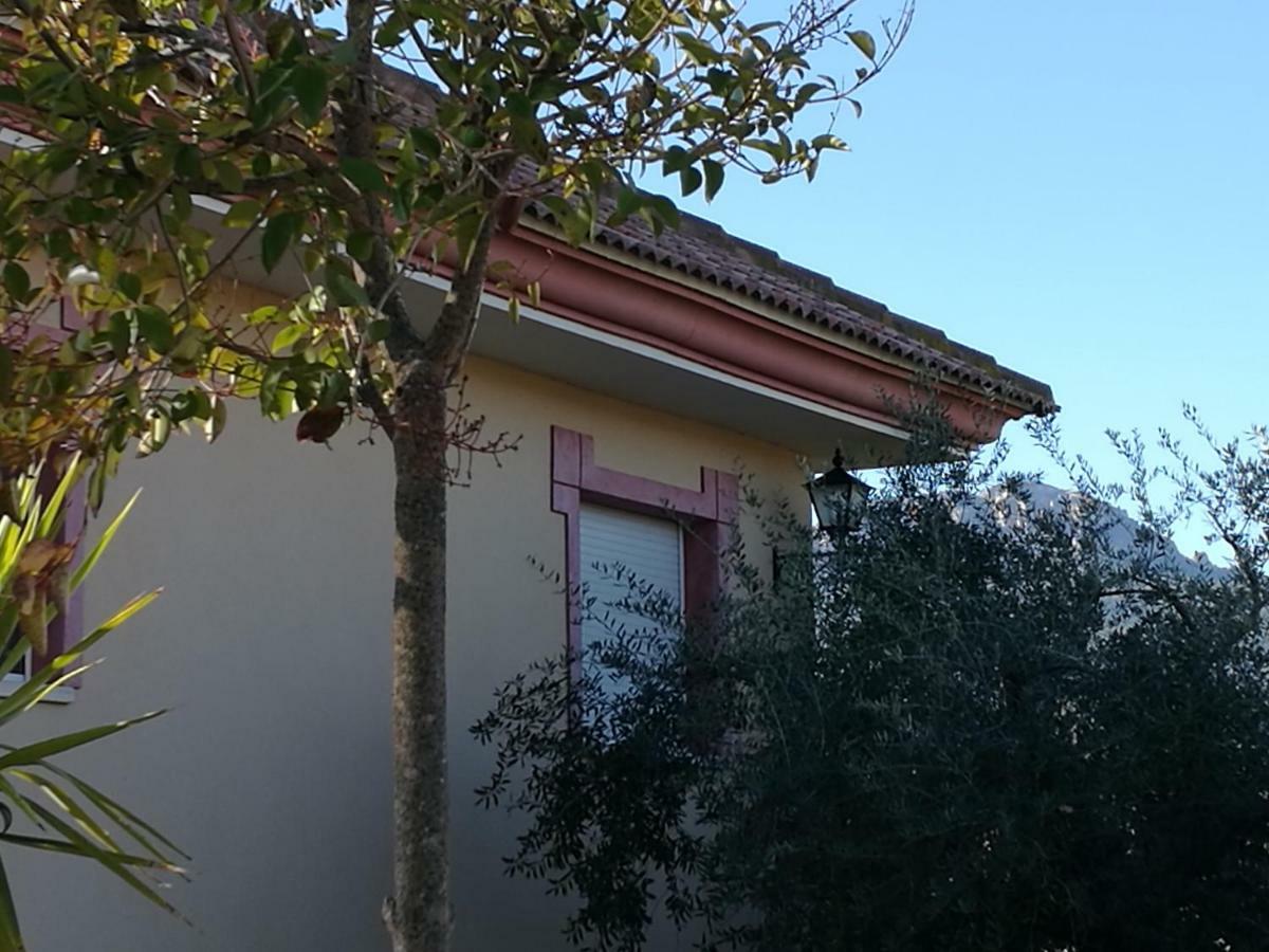 Country house En Con Piscina En De 5000 M2